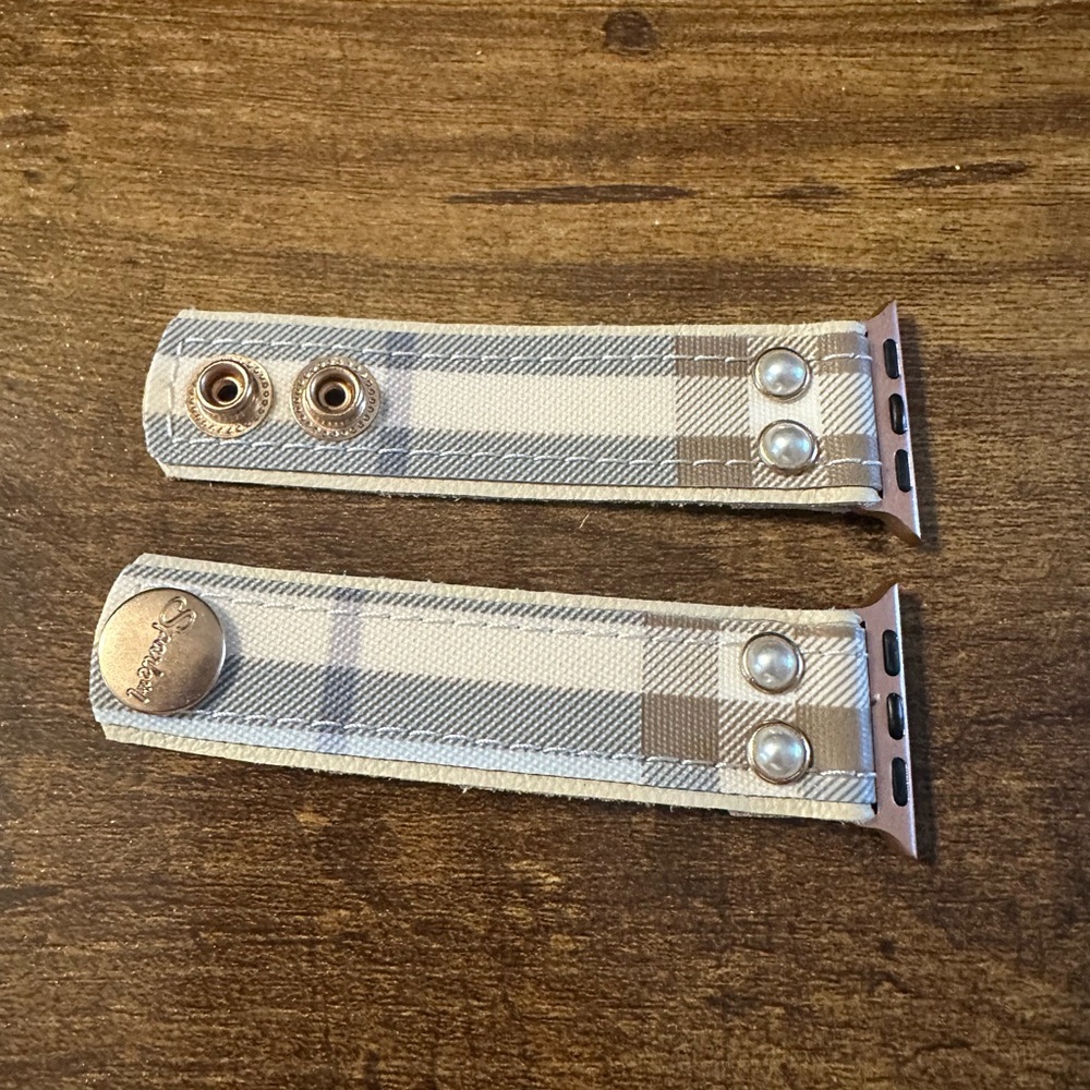 Spark*L band Burberry Apple Watch band. Never worn.  Burberry’s Beige and Brown - Picture 2 of 3
